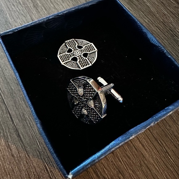 Men’s cuff links. - Picture 2 of 2